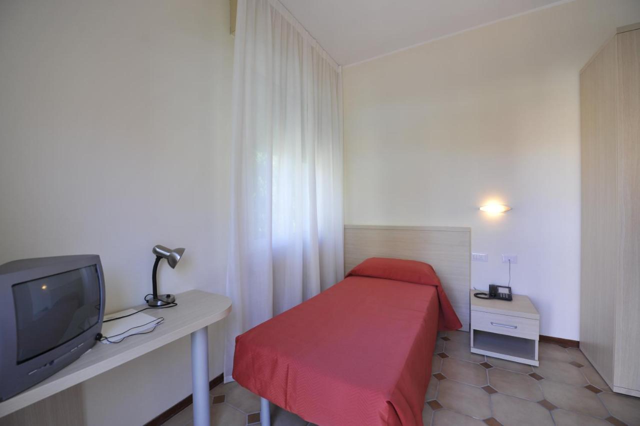 Hotel Villa San Giuseppe San Bartolomeo Al Mare Pokoj fotografie