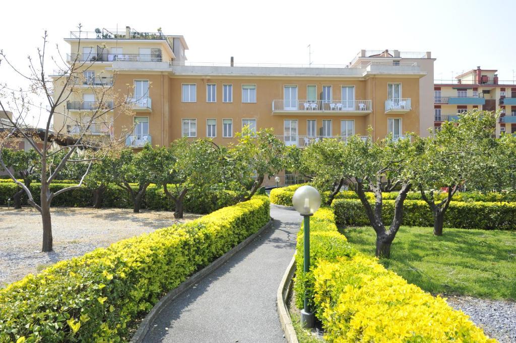 Hotel Villa San Giuseppe San Bartolomeo Al Mare Exteriér fotografie